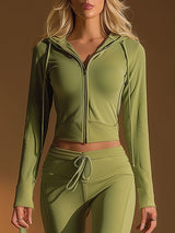 A Casual And Comfortable Green Hooded Zip-up Top And Trousers Set