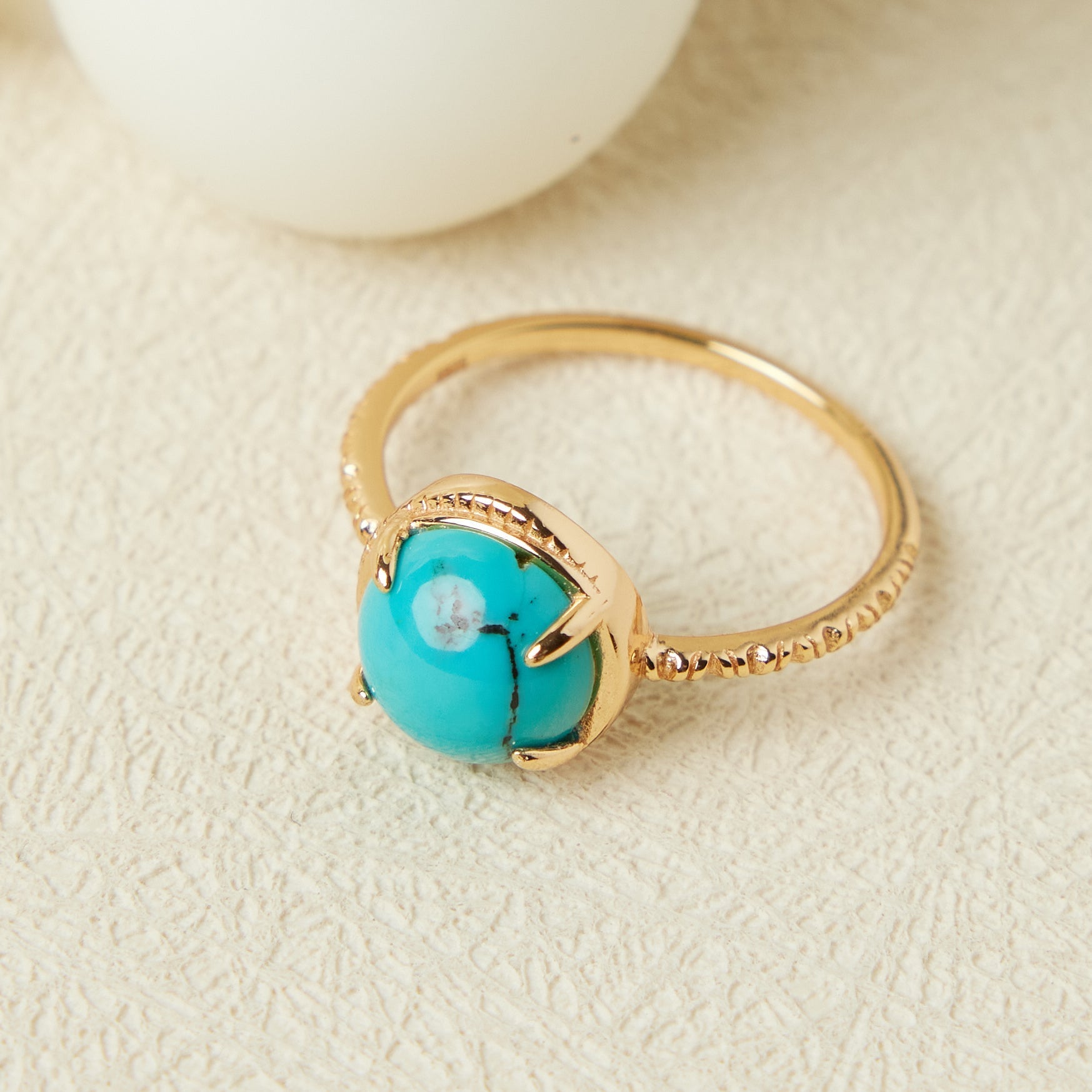 Bague Turquoise Ovale Enchanté Argent Plaqué Or Taille Réglable - Biloria