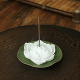 Encensoir Fleur Pivoine en Céramique Vert ou Blanc - Biloria