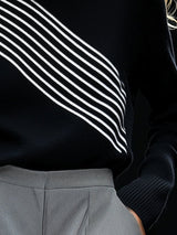 【24-hour shipping out】High-End Fashionable Loose Black And White Line Knitted Sweater